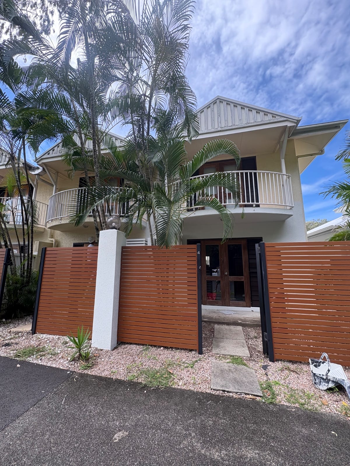 Before shot of a strata townhouse complex in Palm Cove ahead of the external wash down and repaint